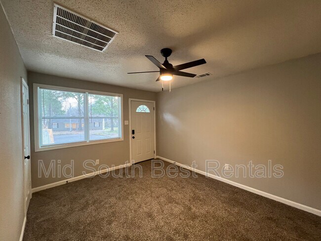 Building Photo - 2995 Waynoka Cove