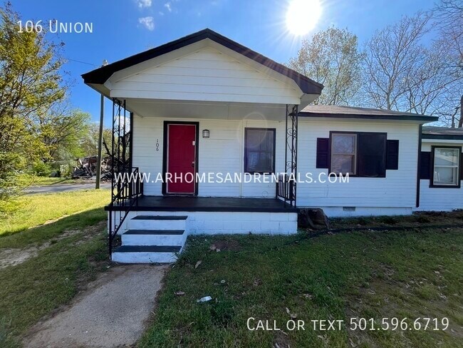 Building Photo - 106 Union | $695 | 2 beds, 1 full bath