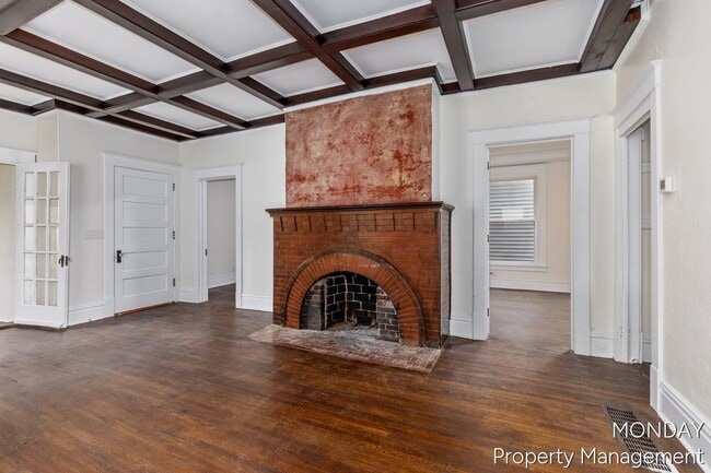 Building Photo - 531 W Webster Ave