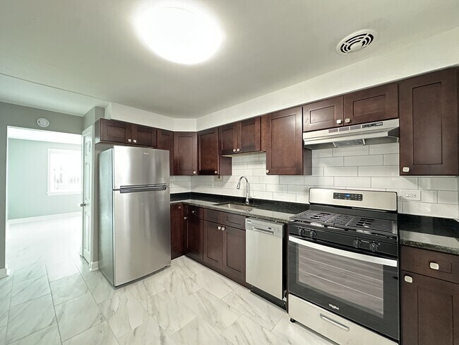 Foto del edificio - 6733 N California Ave
