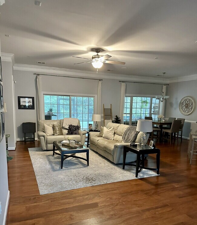 Building Photo - Beautiful 4-Bedroom Home in Desirable Baynard Park! | Hardwood Floors, Corian Countertops & Priva...