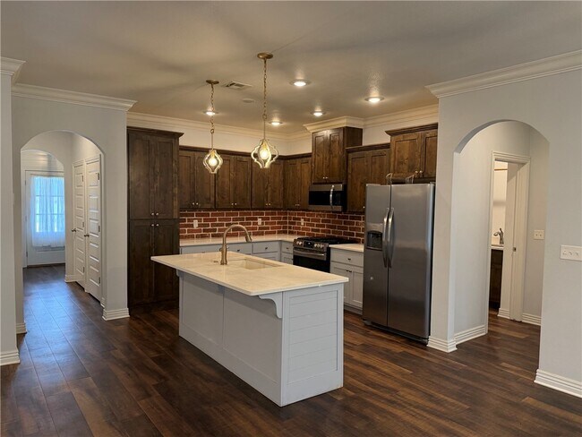Foto del edificio - 2307 Brook Ln