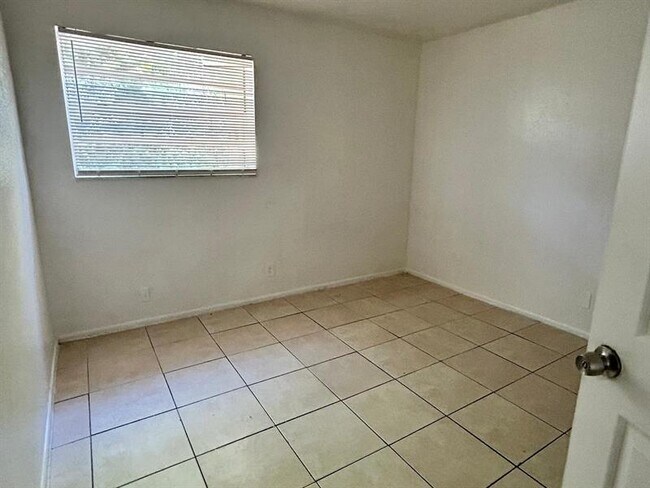 Foto del edificio - 2240 NW 59th Terrace