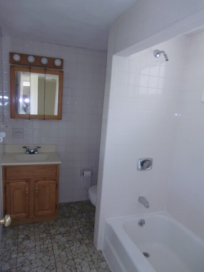 Baño - 26 Summer Ave