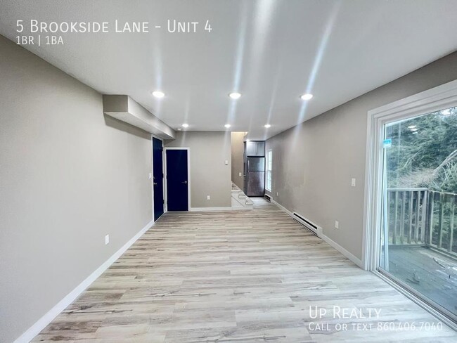 Building Photo - 5 Brookside Ln