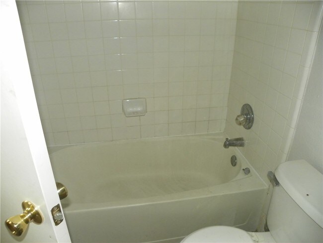 Foto del edificio - 2221 Creekside Ln