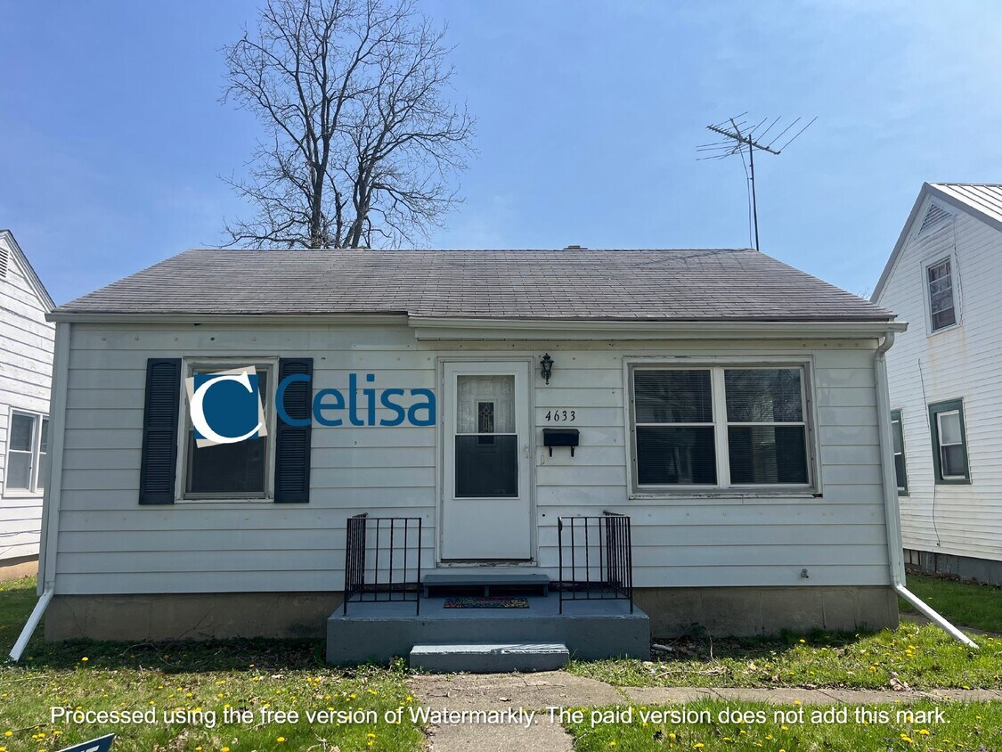Primary Photo - 4633 S Hanna St