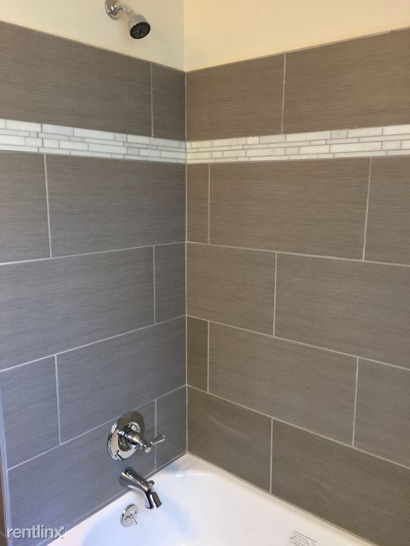 Foto del edificio - 2703 Hollywood Ct