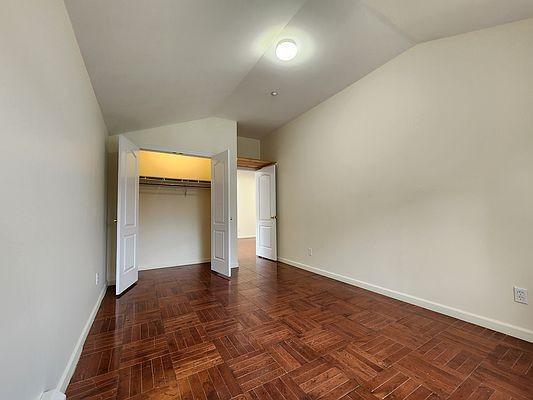 Foto del edificio - 2 bedroom in BRONX NY 10465