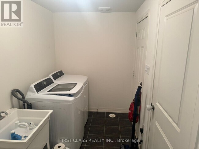 Building Photo - 23 Prince William Blvd