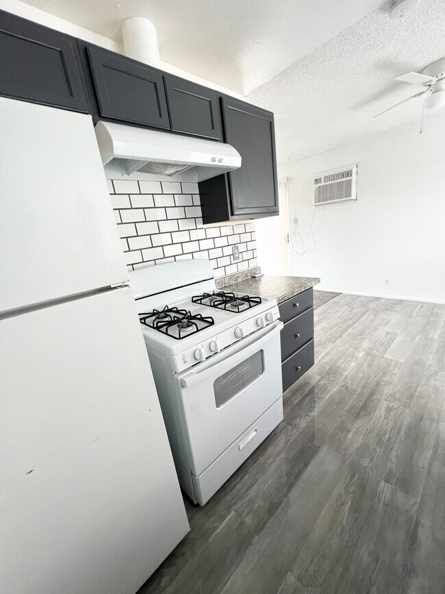 Foto del edificio - 452 Vista Ave