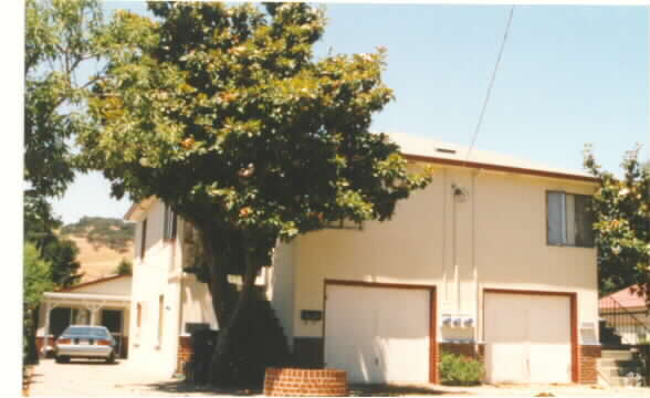 Building Photo - 3110-3120 3122 Castro St