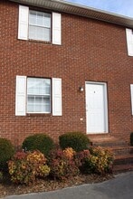 Building Photo - 1219 Byrne Ave