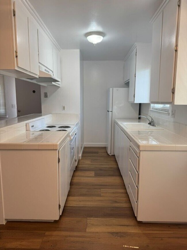 Foto del edificio - Beautifully Upgraded, 2 Bedroom 1 Bath Condo In a Great Location in South San Jose