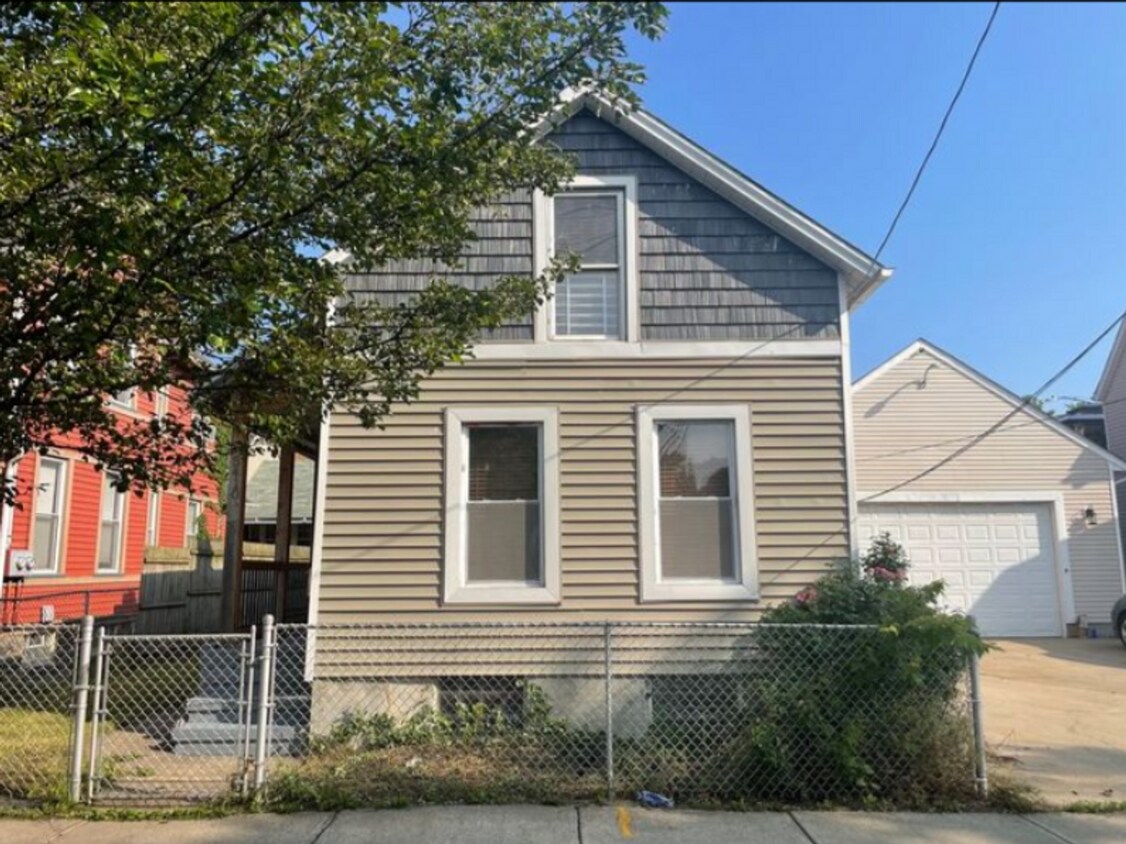 Fully Furnished Short Term Rental in CLE! Alquileres en Cleveland, OH