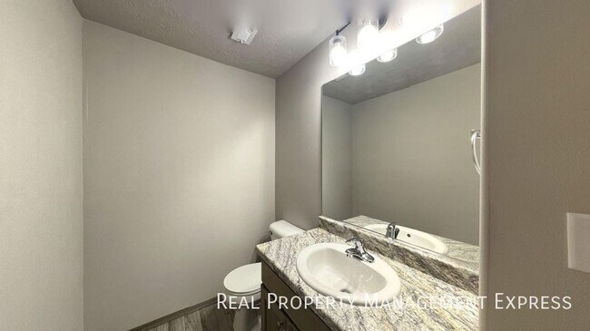 Foto del edificio - 3 Bed 2.5 Bath Townhome
