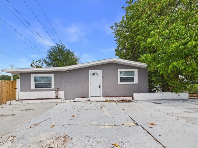 Foto del edificio - 605 S Disston Ave