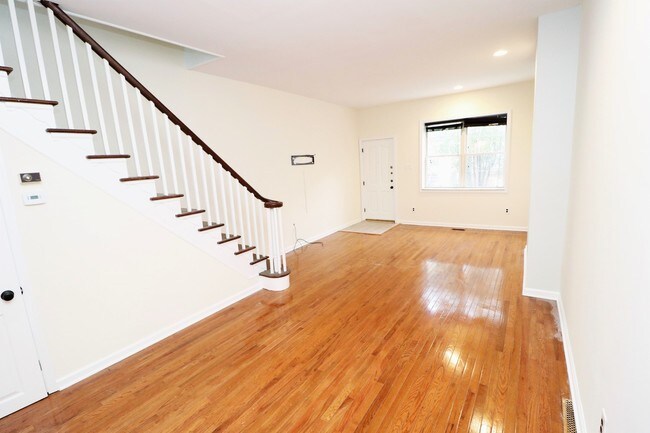 Building Photo - Popular Passyunk Square 3 Bedroom House
