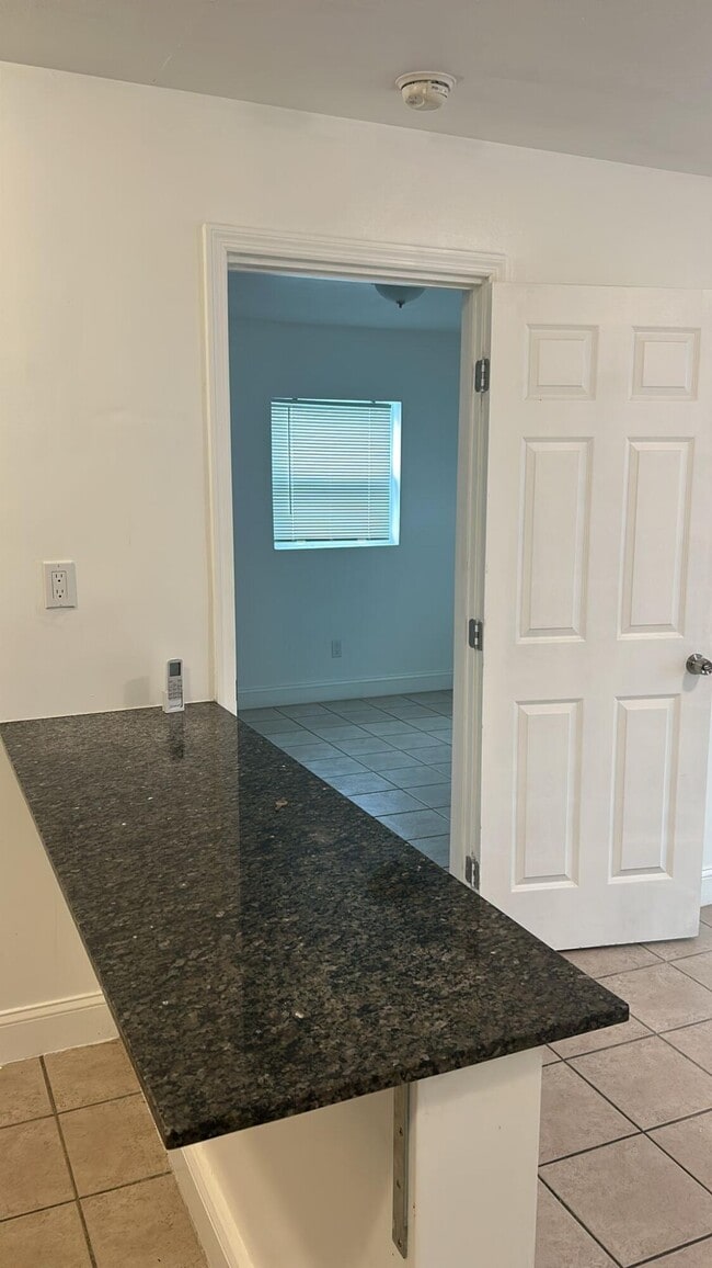 Foto del edificio - 1140 SW 30th St