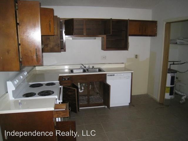 Building Photo - 3701 Squaw Valley Dr SW
