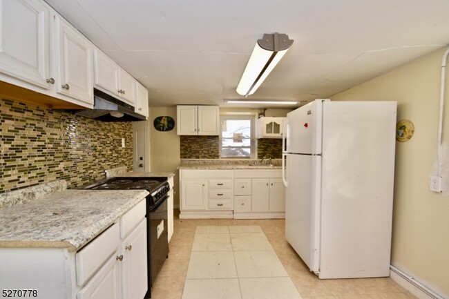 Building Photo - 41 Sanatorium Rd