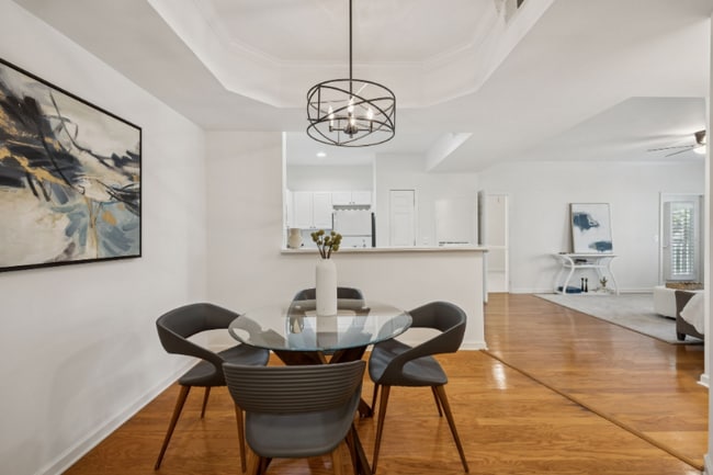 Photo - 2025 Woodmont Blvd Apartment