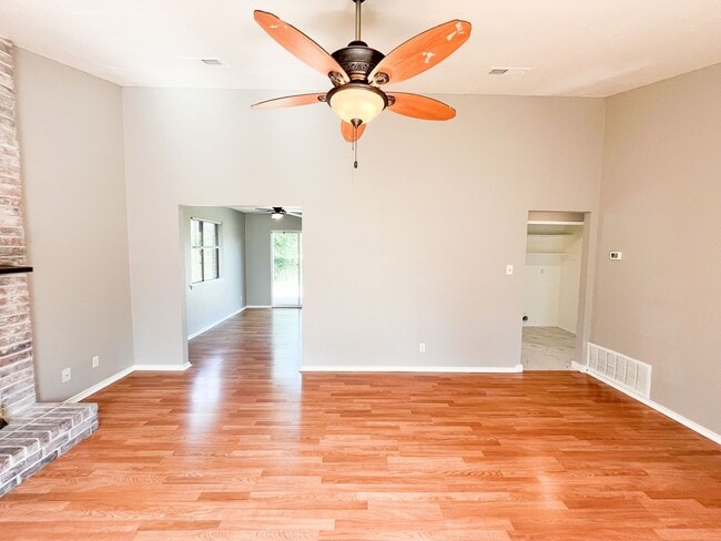 Building Photo - Available NOW!!!! This charming 2 story, 4...
