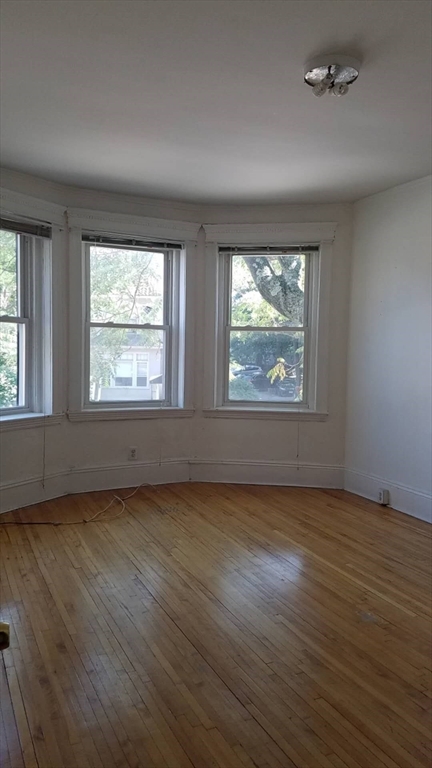 *Pictures are representative samples of the advertised unit. In some cases, the actual units you to - 160 Strathmore Rd