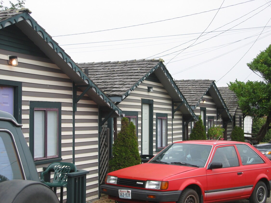 1307 Washington Ave, Long Beach, WA 98631 Apartments in Long Beach