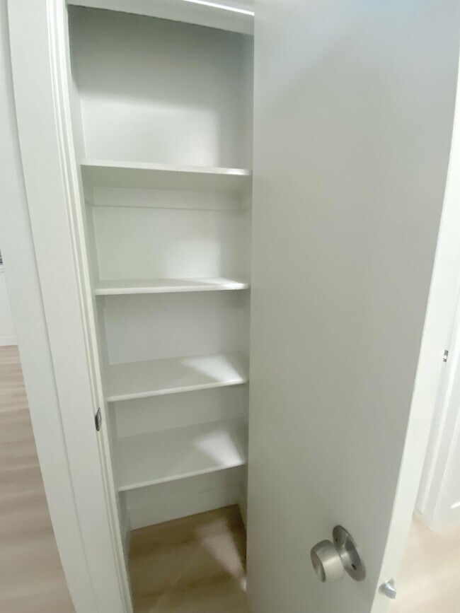 Foto del edificio - 314 W Center St