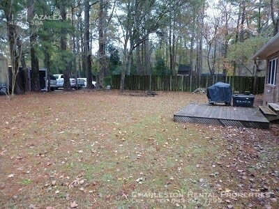 Foto del edificio - 131 Azalea Rd