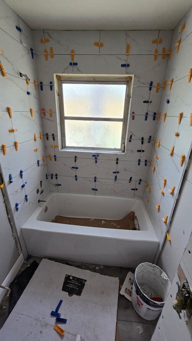 Foto del edificio - 1564 W 28th St