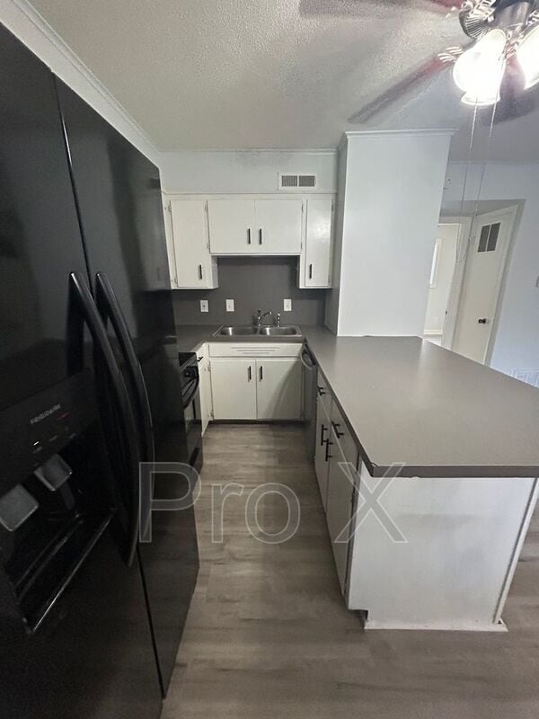 Photo - 969 W Holly St Apartment