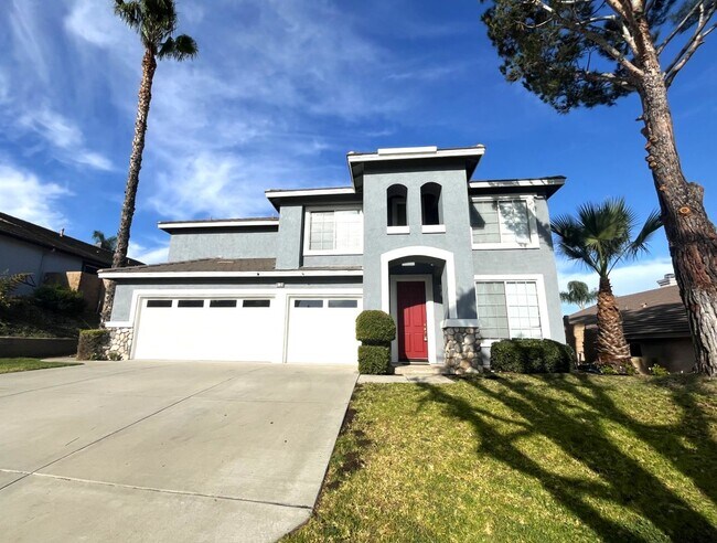 Foto del edificio - 5 bed, 3 bath located in Corona CA!