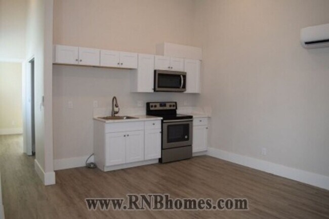 Foto del edificio - 6110 Friendly Ct