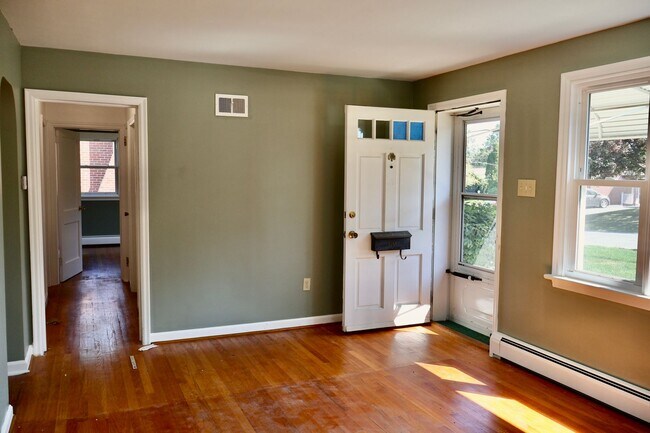 Foto del edificio - Bungalow in Penn Manor : 2bd/1ba