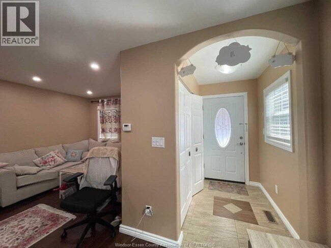 Photo du bâtiment - 330 Elliott St W