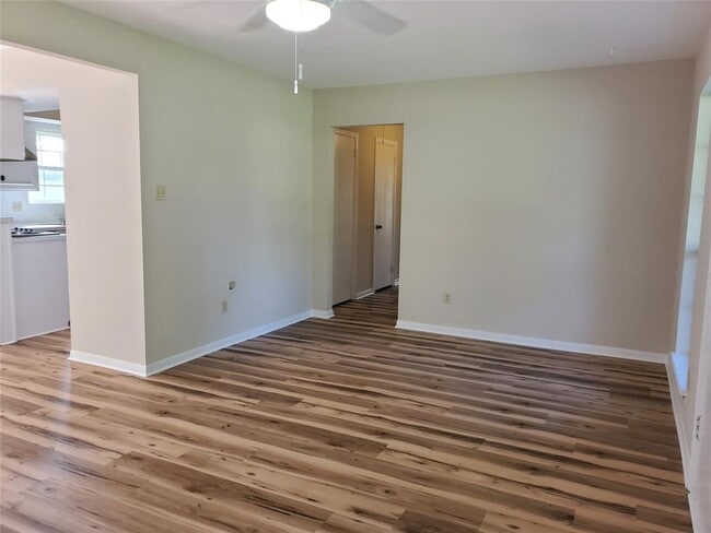 Building Photo - 600 N Colorado St