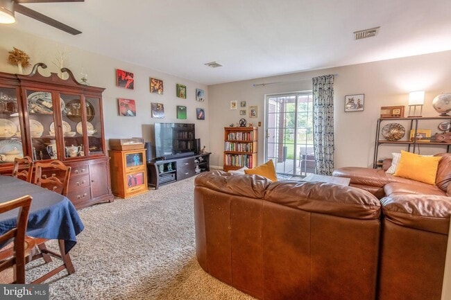 Building Photo - 128 Delancy Pl