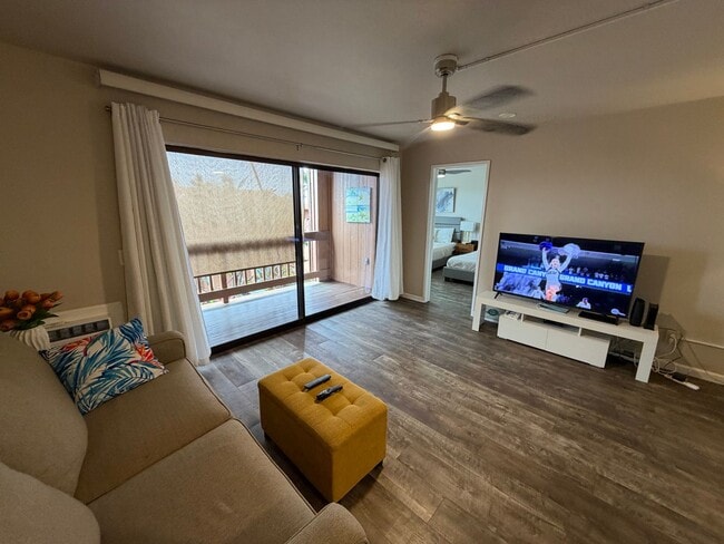 Building Photo - Lahaina Condo W/ Pool