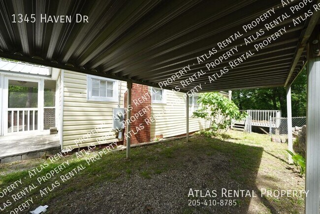 Building Photo - 1345 Haven Dr