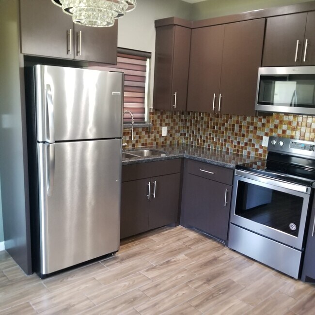 Beautiful kitchen - 3609 Hawthorne Ave