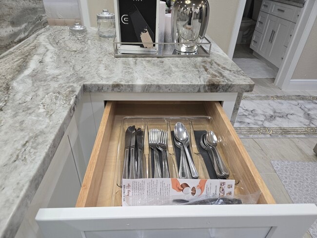 Foto del edificio - 349 Endeavor Way Ln