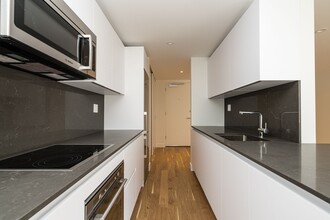 Building Photo - 150 The Donway