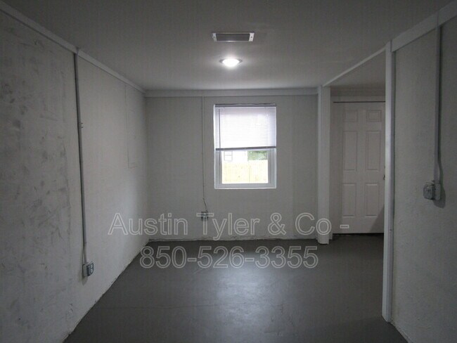 Building Photo - 2807 Bertram St