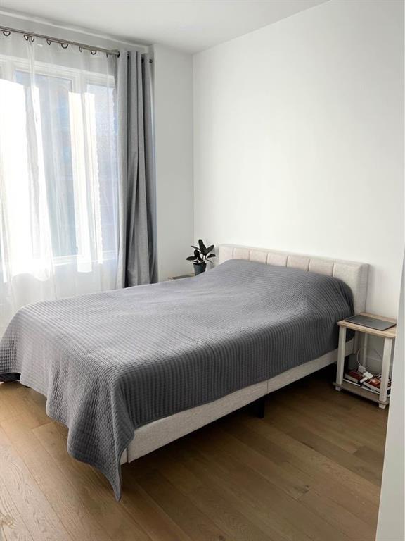 Foto del edificio - 1670 E 19th St