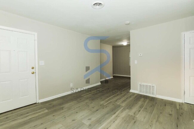 Building Photo - Welcome Home to Belvedere Park – 2 Beds • 1 Bath