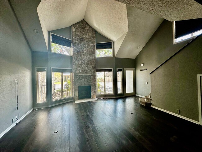 Foto del edificio - 1 Bedroom Townhome at Quinlans Crossing