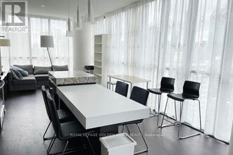 Building Photo - 101 Charles St E