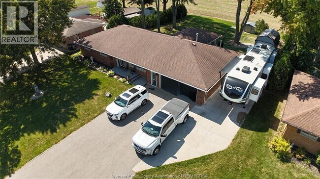 Photo du bâtiment - 1225 County Rd 31